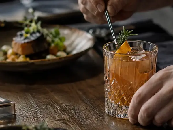 What to Drink When Ordering Notoriously Difficult Restaurant Dishes